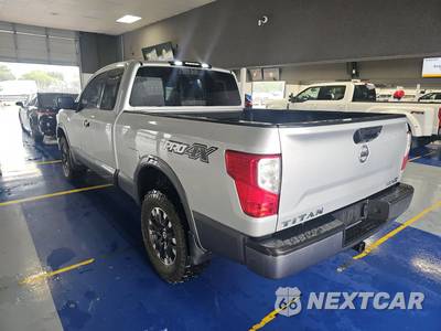 2018 Nissan TITAN PRO-4X Extended Cab Medium Bed - zdjęcie 6 z 18 - miniatura