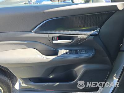 2026 Toyota Grand Highlander Hybrid MAX Limited - zdjęcie 9 z 20 - miniatura