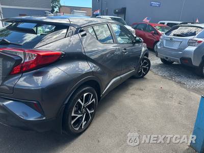 2018 Toyota C-HR XLE - zdjęcie 8 z 38 - miniatura