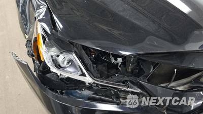2022 Toyota Camry LE - zdjęcie 36 z 43 - miniatura