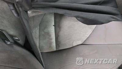 2022 Toyota Camry LE - zdjęcie 37 z 43 - miniatura