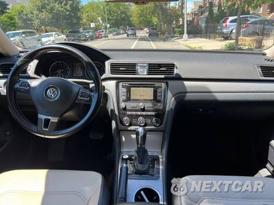 2014 Volkswagen Passat 1.8T SE w/Sunroof & Navigation - zdjęcie 10 z 18 - miniatura