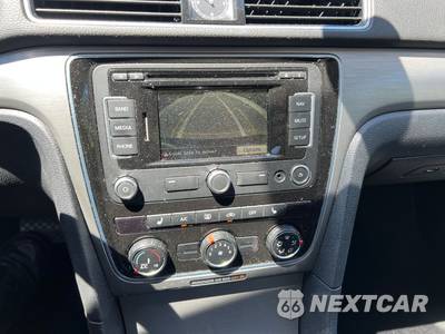 2014 Volkswagen Passat 1.8T SE w/Sunroof & Navigation - zdjęcie 18 z 18 - miniatura