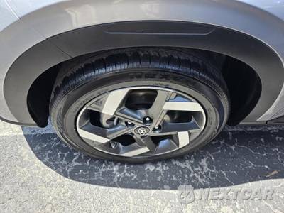 2025 Hyundai Venue SEL - zdjęcie 8 z 25 - miniatura