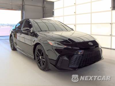 2025 Toyota Camry SE - zdjęcie 3 z 33 - miniatura