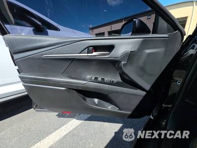 2025 Toyota Camry SE - zdjęcie 9 z 33 - miniatura