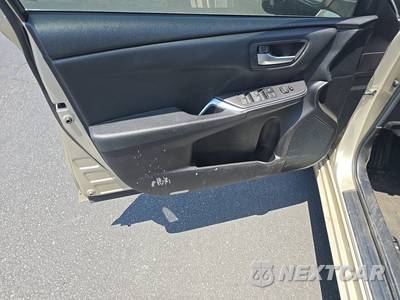 2015 Toyota Camry LE - zdjęcie 9 z 28 - miniatura