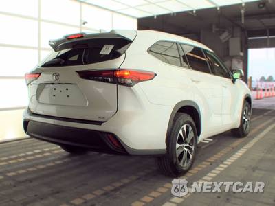 2022 Toyota Highlander XLE - zdjęcie 4 z 33 - miniatura