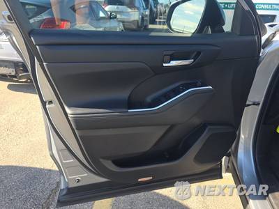 2021 Toyota Highlander Hybrid XLE - zdjęcie 9 z 30 - miniatura
