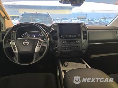 2024 Nissan TITAN SV Crew Cab Short Bed - zdjęcie 8 z 20 - miniatura