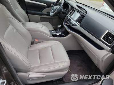 2016 Toyota Highlander XLE - zdjęcie 8 z 33 - miniatura
