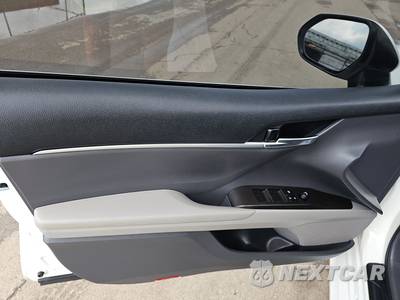 2022 Toyota Camry Hybrid LE - zdjęcie 9 z 26 - miniatura