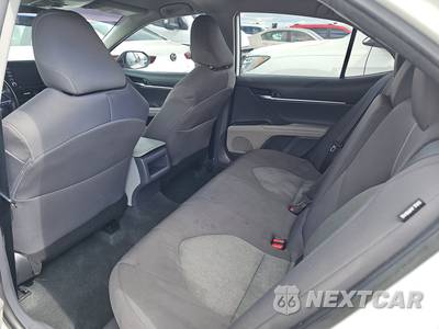 2022 Toyota Camry Hybrid LE - zdjęcie 13 z 26 - miniatura