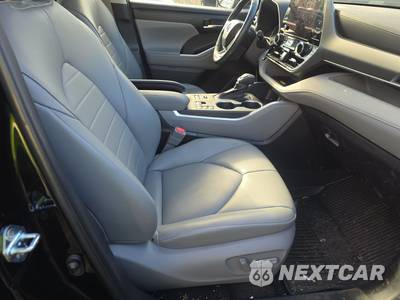 2023 Toyota Highlander XLE - zdjęcie 8 z 18 - miniatura