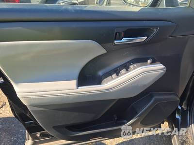 2023 Toyota Highlander XLE - zdjęcie 9 z 18 - miniatura