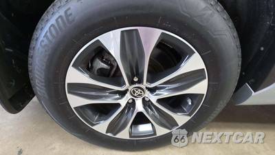 2022 Toyota Highlander Hybrid XLE - zdjęcie 29 z 32 - miniatura