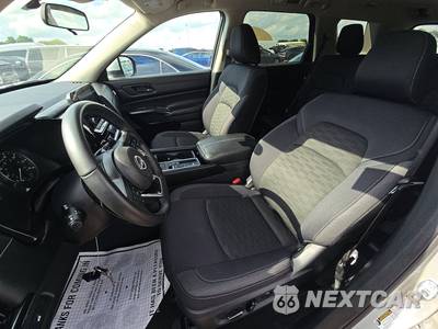 2025 Nissan Pathfinder SV - zdjęcie 7 z 20 - miniatura