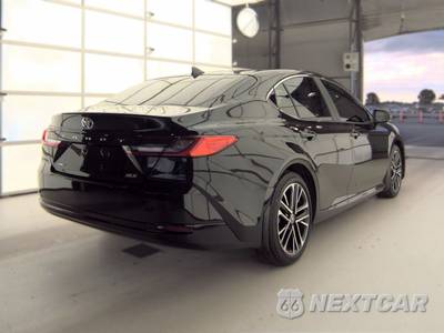 2025 Toyota Camry XLE - zdjęcie 4 z 29 - miniatura