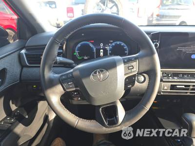 2025 Toyota Camry XLE - zdjęcie 10 z 29 - miniatura