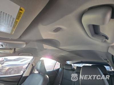 2025 Toyota Camry XLE - zdjęcie 18 z 29 - miniatura