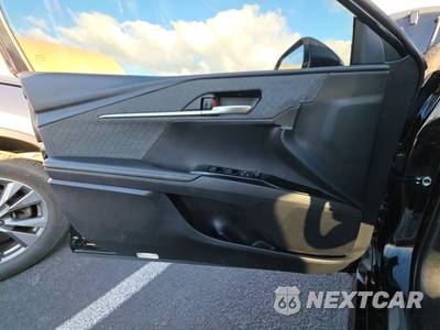 2025 Toyota Camry XLE - zdjęcie 9 z 29 - miniatura