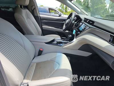 2019 Toyota Camry SE - zdjęcie 8 z 24 - miniatura