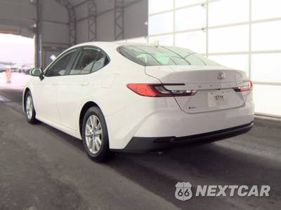 2026 Toyota Camry LE - zdjęcie 6 z 18 - miniatura