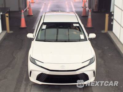 2026 Toyota Camry LE - zdjęcie 2 z 18 - miniatura