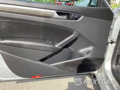 2016 Volkswagen Passat 1.8T SE w/Technology - zdjęcie 20 z 30 - miniatura