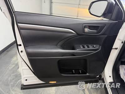 2019 Toyota Highlander XLE - zdjęcie 8 z 29 - miniatura