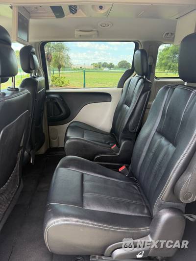 2016 Chrysler Town & Country Touring 121.2" WB - zdjęcie 11 z 13 - miniatura