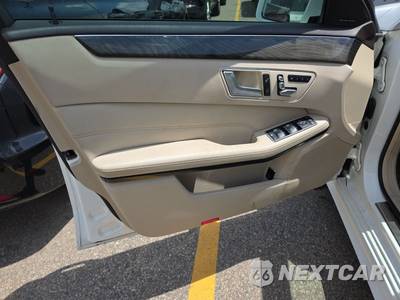 2016 Mercedes-Benz E 350 Sport 4MATIC Sedan - zdjęcie 9 z 28 - miniatura