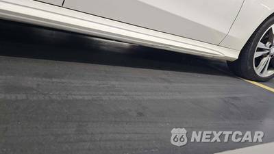 2016 Mercedes-Benz E 350 Sport 4MATIC Sedan - zdjęcie 19 z 28 - miniatura