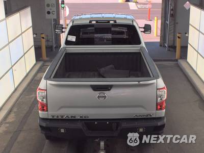 2016 Nissan TITAN XD PRO-4X Crew Cab Medium Bed - zdjęcie 5 z 29 - miniatura