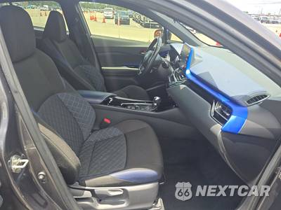 2021 Toyota C-HR XLE - zdjęcie 8 z 34 - miniatura