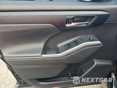 2024 Toyota Highlander XLE - zdjęcie 9 z 28 - miniatura