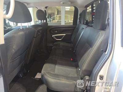 2018 Nissan TITAN SV Crew Cab Short Bed - zdjęcie 13 z 21 - miniatura