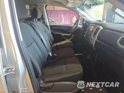 2018 Nissan TITAN SV Crew Cab Short Bed - zdjęcie 8 z 21 - miniatura
