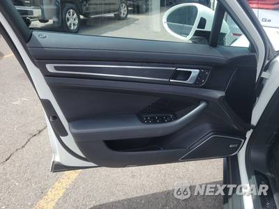 2023 Porsche Panamera 4 E-Hybrid Platinum E - zdjęcie 9 z 19 - miniatura