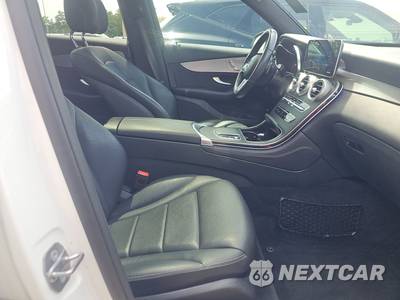 2020 Mercedes-Benz GLC 300 - zdjęcie 8 z 20 - miniatura