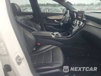 2015 Mercedes-Benz C 300 4MATIC Sedan w/Sport Pkg - zdjęcie 8 z 20 - miniatura