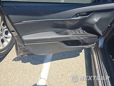 2024 Toyota Camry Hybrid SE - zdjęcie 9 z 28 - miniatura