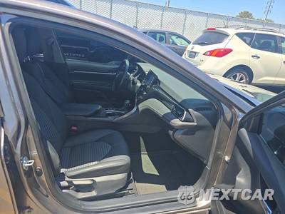 2024 Toyota Camry Hybrid SE - zdjęcie 8 z 28 - miniatura