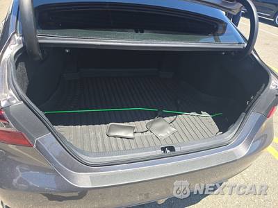 2024 Toyota Camry Hybrid SE - zdjęcie 17 z 28 - miniatura