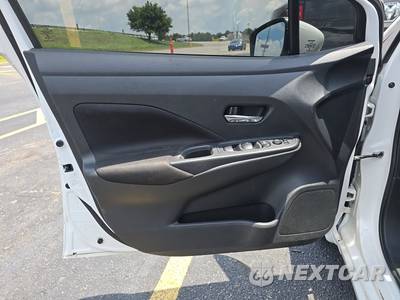 2021 Nissan Versa SV - zdjęcie 9 z 42 - miniatura