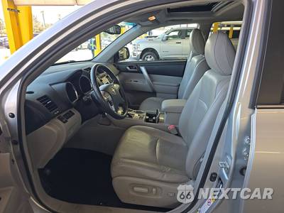 2013 Toyota Highlander SE - zdjęcie 7 z 43 - miniatura