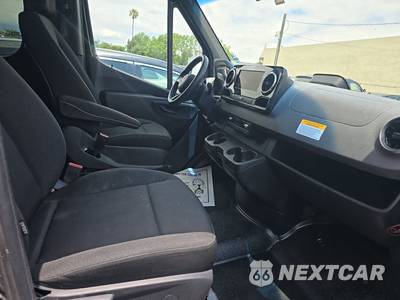 2025 Mercedes-Benz Sprinter 2500 Passenger Van 170.0" WB - zdjęcie 8 z 27 - miniatura