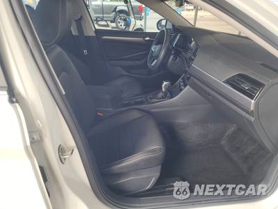 2023 Volkswagen Jetta SE - zdjęcie 8 z 18 - miniatura