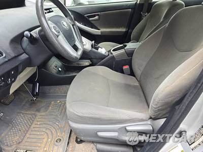 2014 Toyota Prius Plug-In Hybrid - zdjęcie 7 z 30 - miniatura