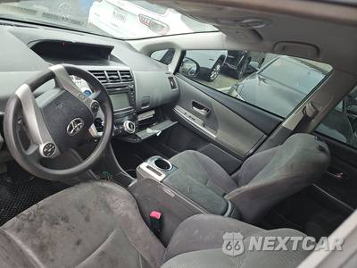 2014 Toyota Prius v Three - zdjęcie 11 z 65 - miniatura